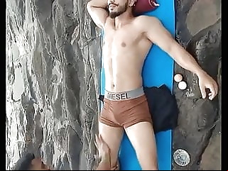 Indian Hunk Body Massage 0:32 2020-05-29